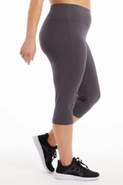Marika High-Rise Tummy Control Capris (Plus Size) 12 Marika High-Rise Tummy Control Capris (Plus Size) -Marika 7287679352950 b59c4039 d23a 406d 8ecd 9a7913fc5741