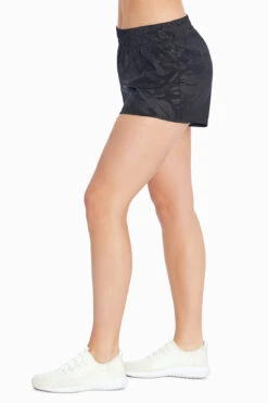 Marika Power Embossed Woven Short -Marika KLS0474T MG09324