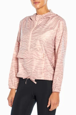 Marika Lora 1/4 Zip Windbreaker Jacket 17 Marika Lora 1/4 Zip Windbreaker Jacket -Marika MLJ0734A 2XU.54335