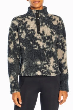 Marika Tyra Cropped Sherpa Pullover 31 Marika Tyra Cropped Sherpa Pullover -Marika MLQ0113A ZD0.33228 22338ca9 e8e0 4fd3 80cf 6358e4debafc